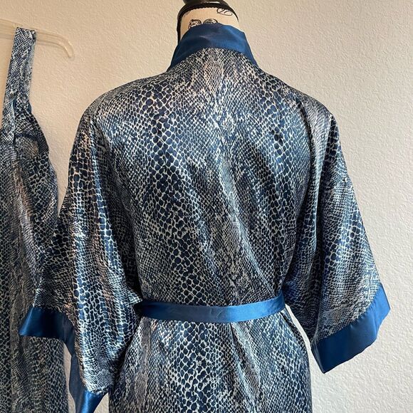 Contessa Di Roma Small Blue Snake Skin Print Slip Dress & Robe 2 Piece Sleepwear - Picture 4 of 9